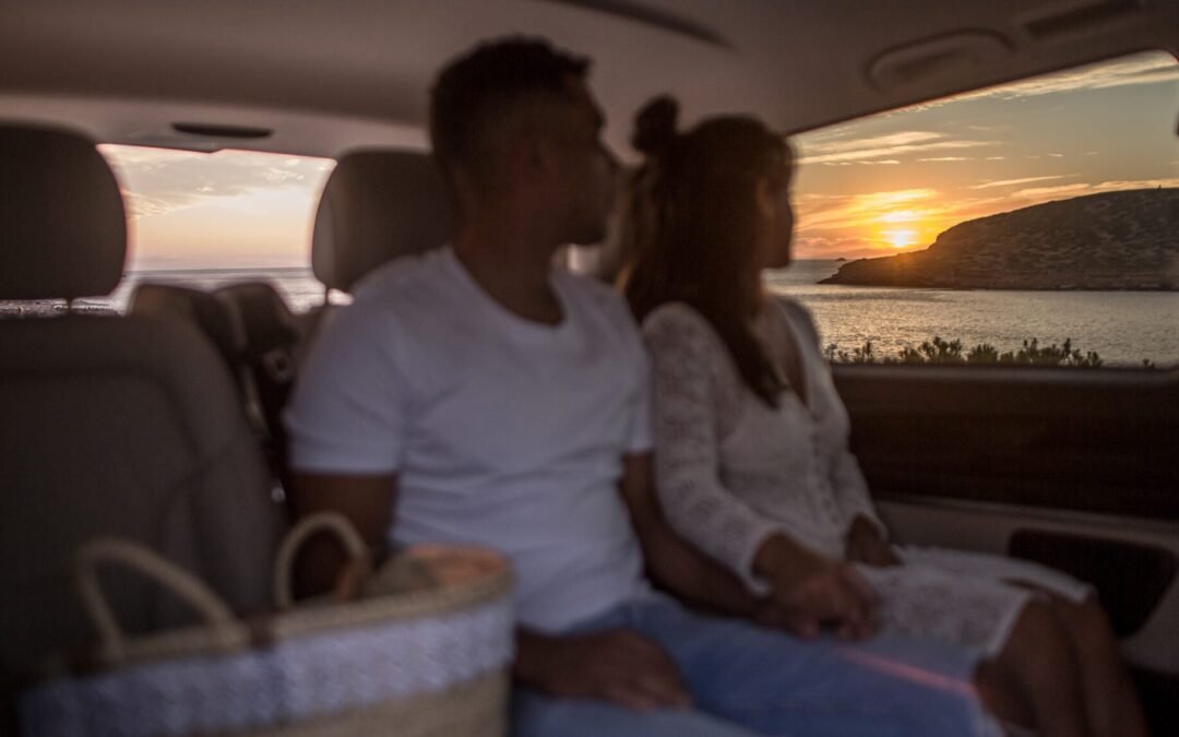 Descubre Ibiza con Estilo: Rutas Privadas y Excursiones Exclusivas