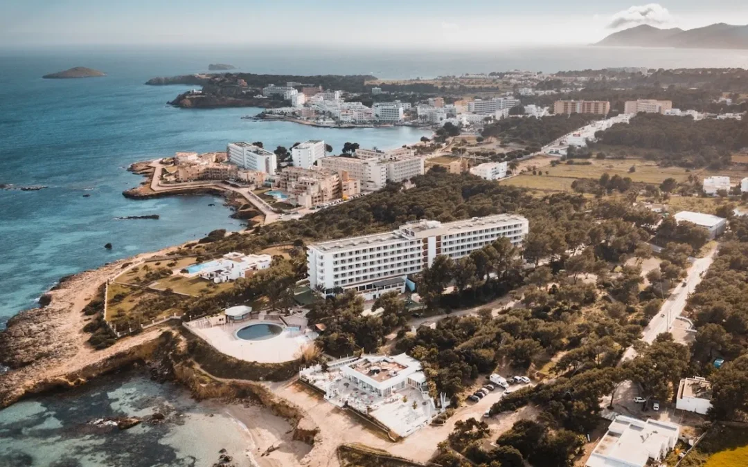 Ibiza en Primera Clase 2025: La Experiencia Exclusiva de un Transfer Privado en Ibiza